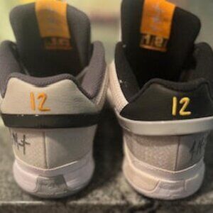 NIKE JA 1 White / Light Smoke Grey / Black / Phantom / Light Bone / Photon Dust